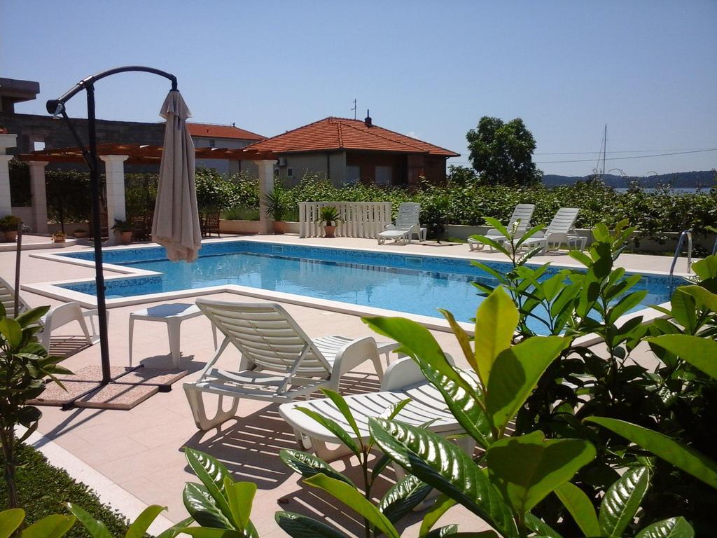 Apartments Zulim Trogir Exterior foto
